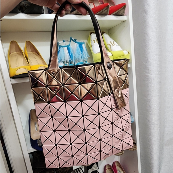 BaoBao Issey Miyake platinum mermaid pink and gold tote bag - Picture 8 of 11